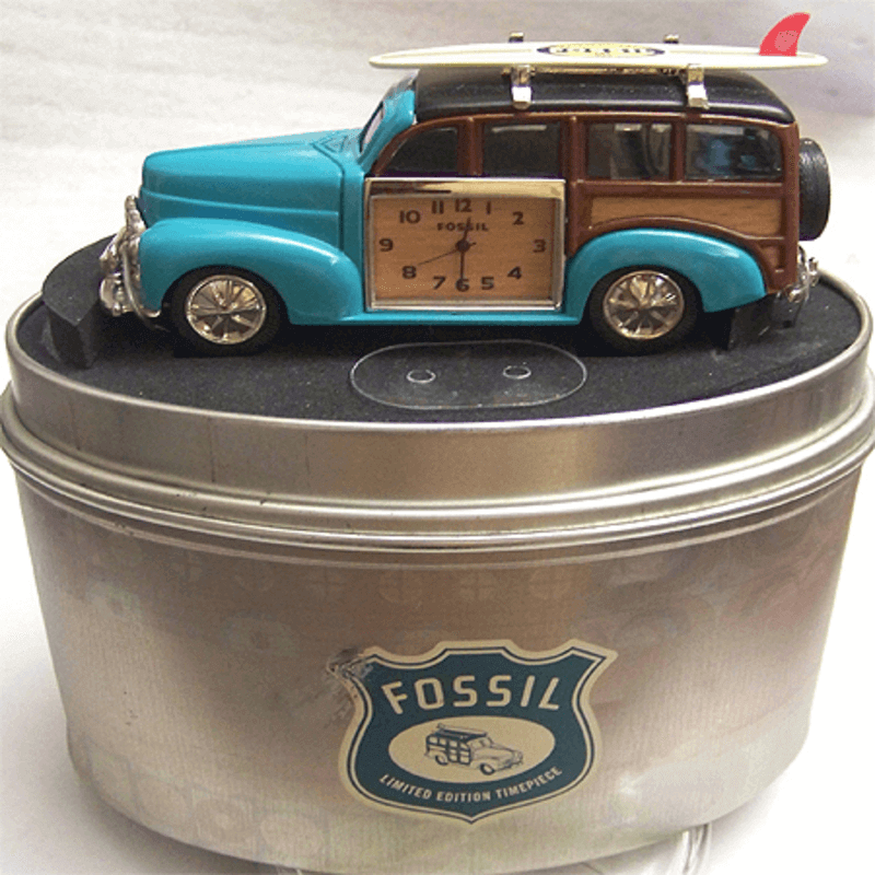 fossil-brand-antique-woody-wagon-clock-metal