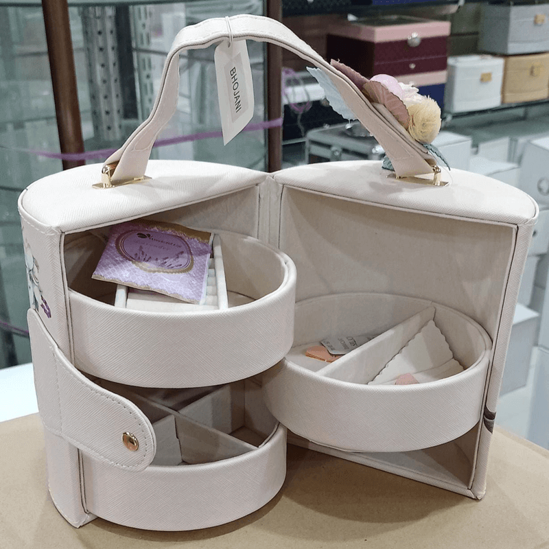3-tier-round-case-made-of-leather