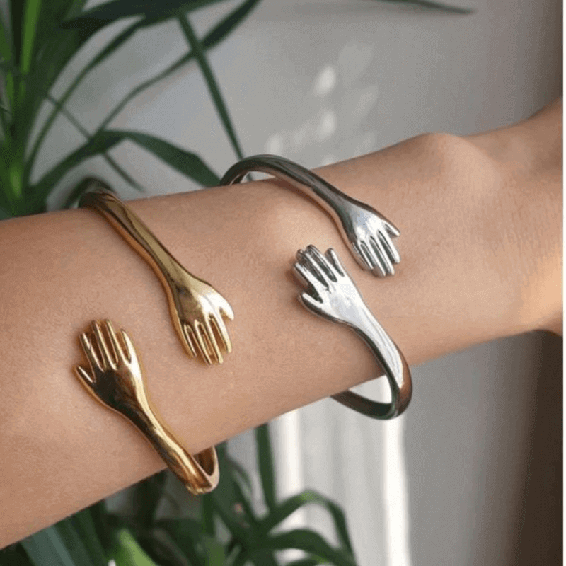 adjustable-unique-hug-hands-bracelet