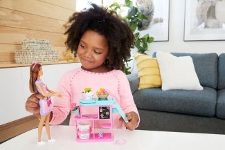 Barbie florist doll and playset